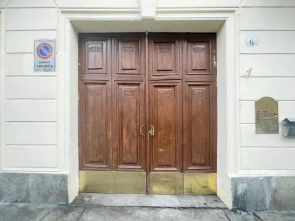 Porta Palazzo 15 Min - Suite Con Netflix & Wi-Fi 都灵 外观 照片